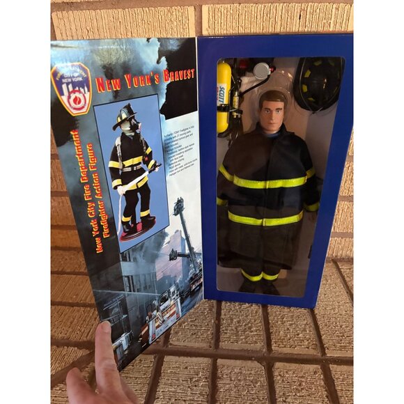 FDNY Fire Zone New York City Finest Fire Department Firefighter Action Figure - Picture 2 of 7